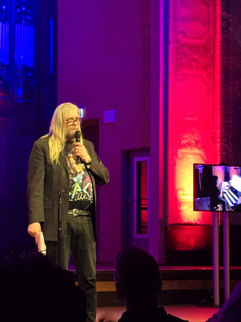 Konzert im Historischen Bürgerhaus Langenberg - die Moderation.